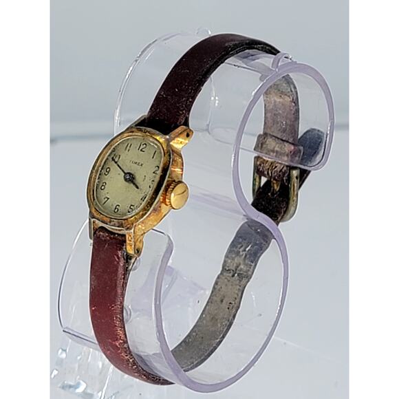 Antique Timex Women’s Wind-Up Watch – Gold-Tone Oval Case with Aged Leather Band main image 5